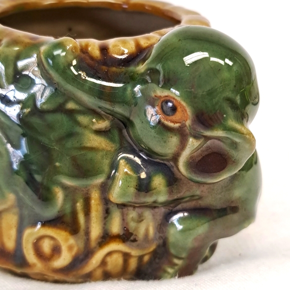 Vintage 5” handmade and artist signed majolica Elephant pottery planter - Picture 2 of 7